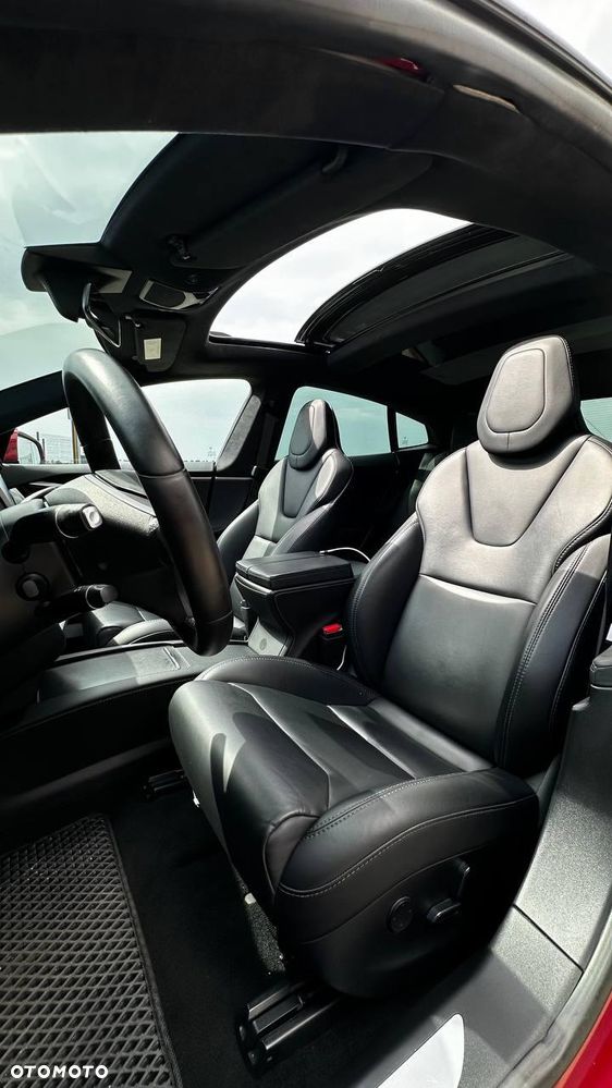 Tesla Model S - 19