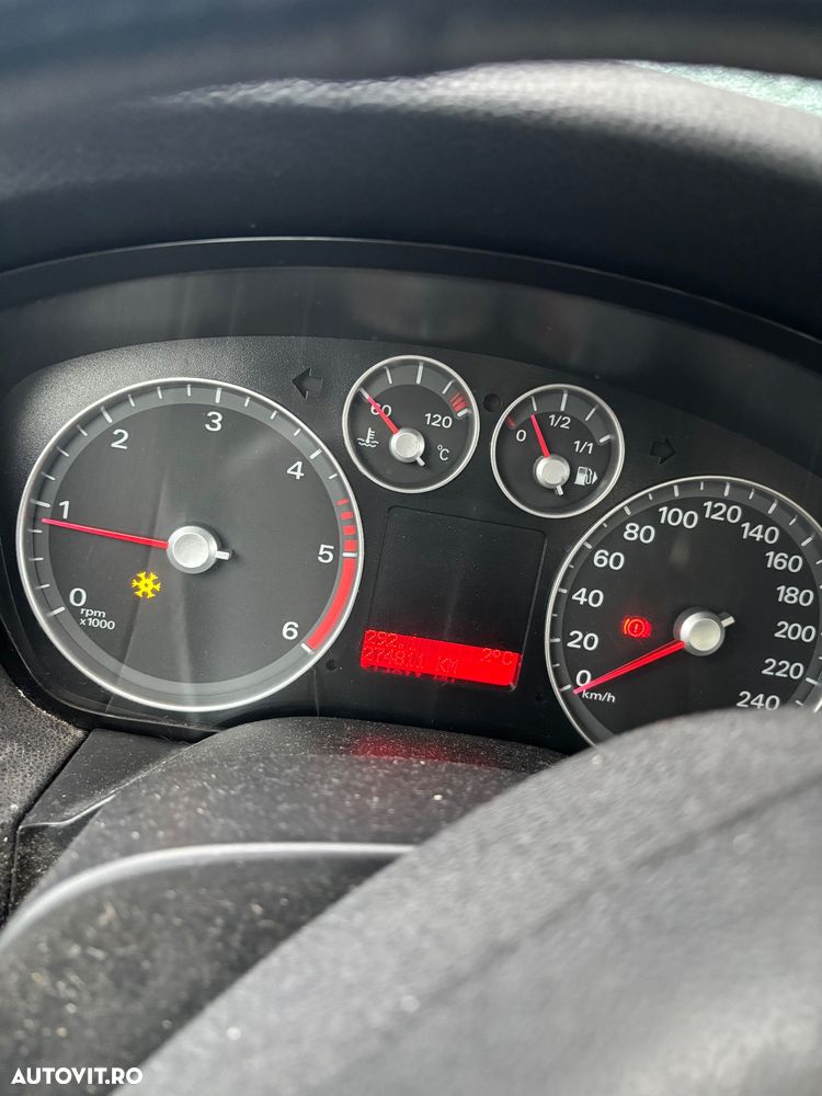 Ford Focus 1.6 TDCi Ambiente - 11