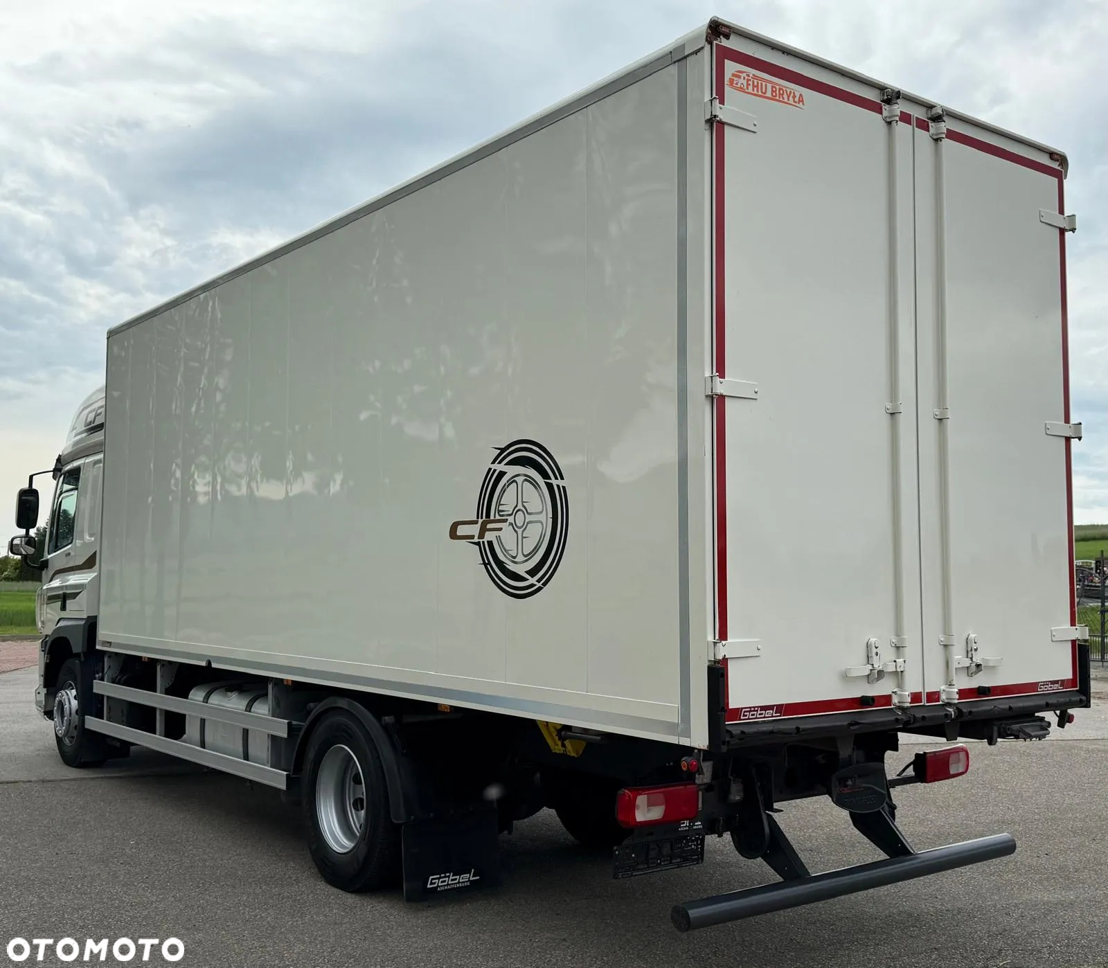 DAF CF 330/10.2017/KONTENER MEBLOWY/IZOTERMA/WINDA/18 PALET/E6/NISKI PRZEBIEG/Z NIEMIEC/JAK NOWY/DUŻY SILNIK  10 837cm3// - 7