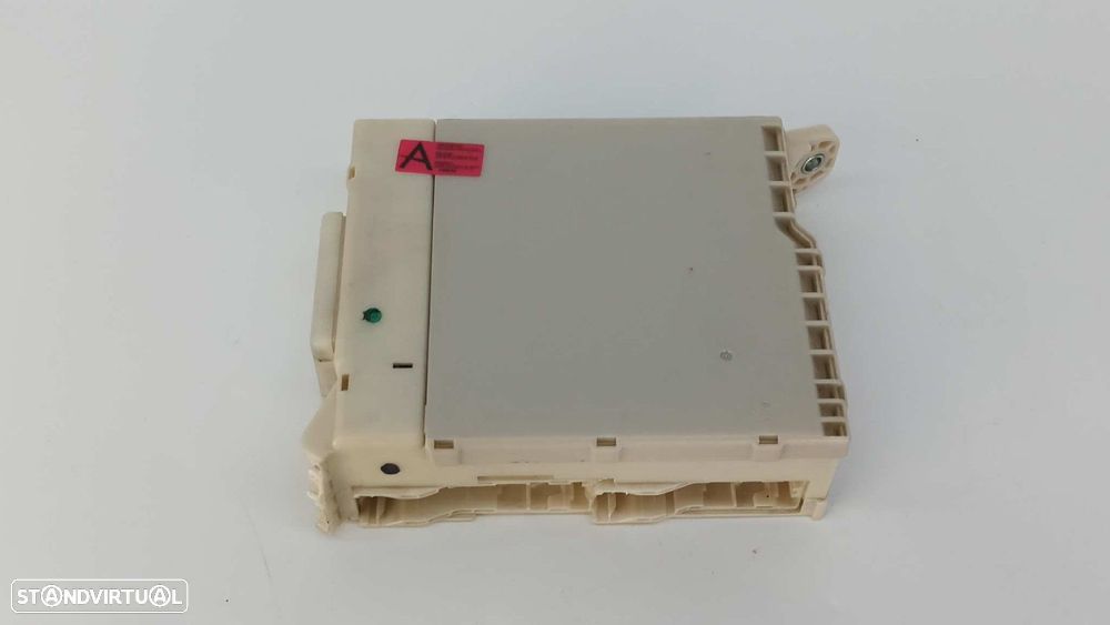 CAIXA DE RELÉS/ FUSÍVEIS LEXUS IS200 (DS2/IS2) 220D - 1