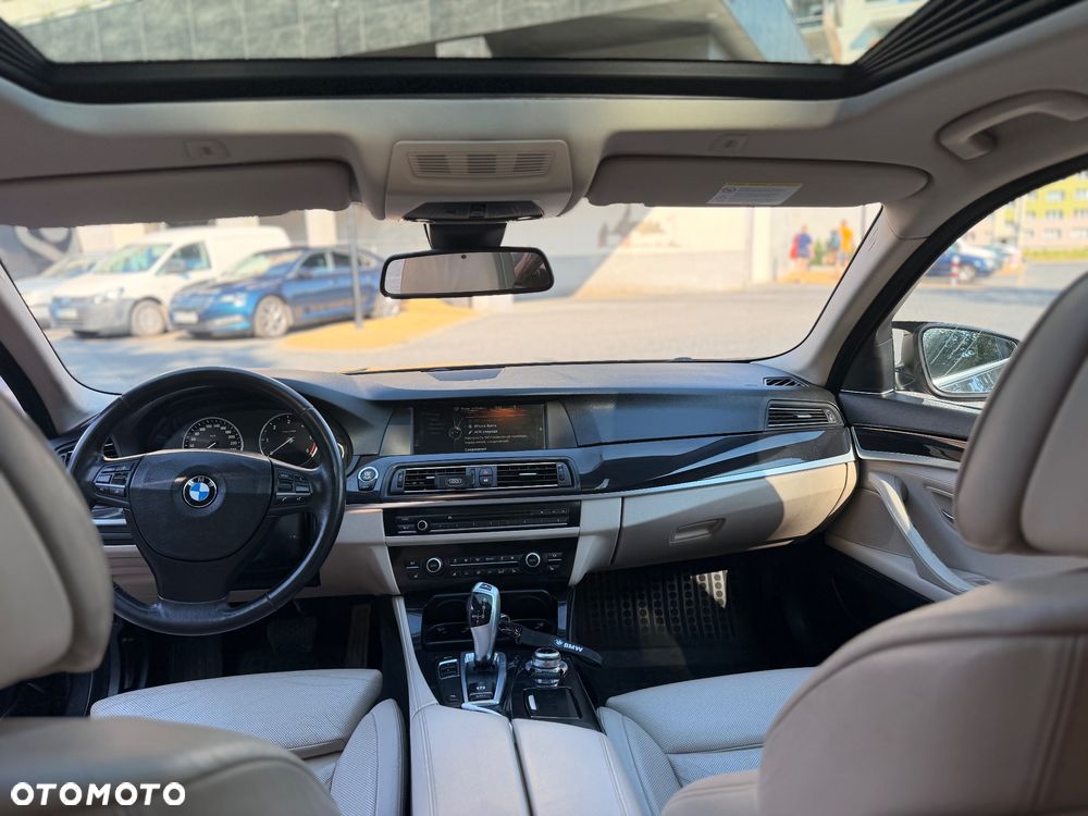 BMW Seria 5 520d xDrive - 9