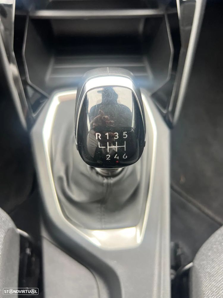 Peugeot 208 1.2 PureTech Active - 17