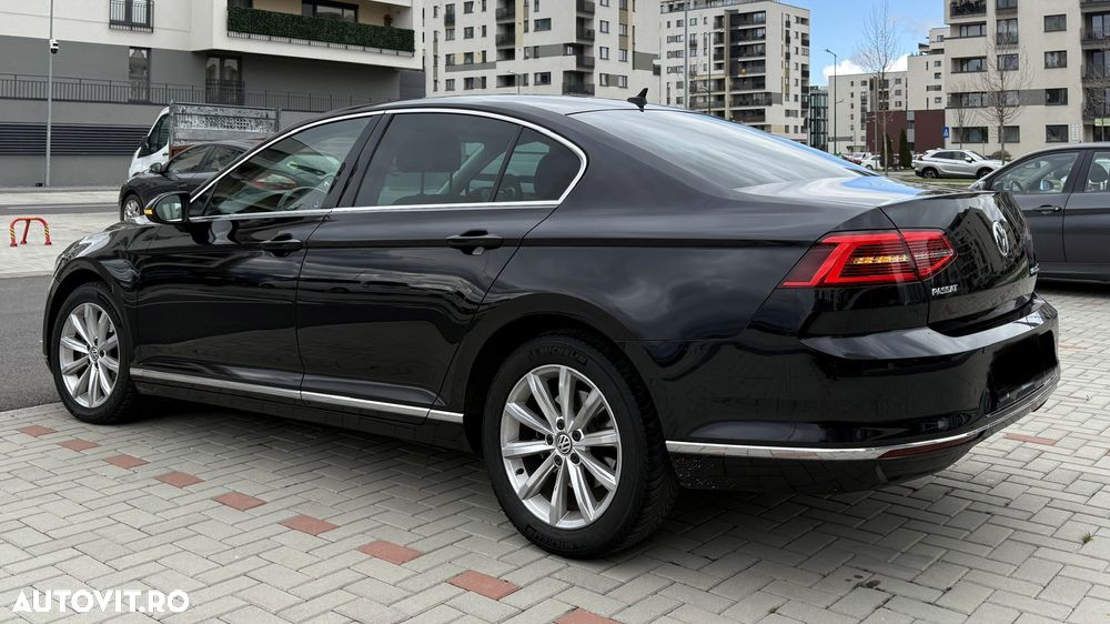Volkswagen Passat 2.0 TDI DSG Highline - 12