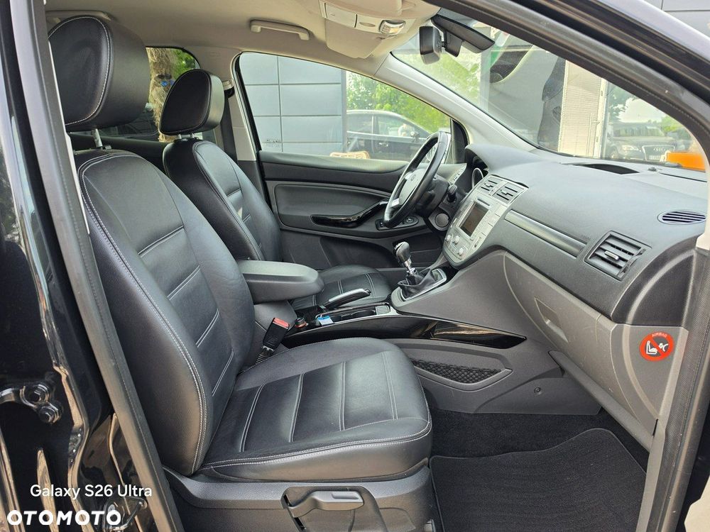 Ford Kuga 2.0 TDCi 4x4 Titanium - 28
