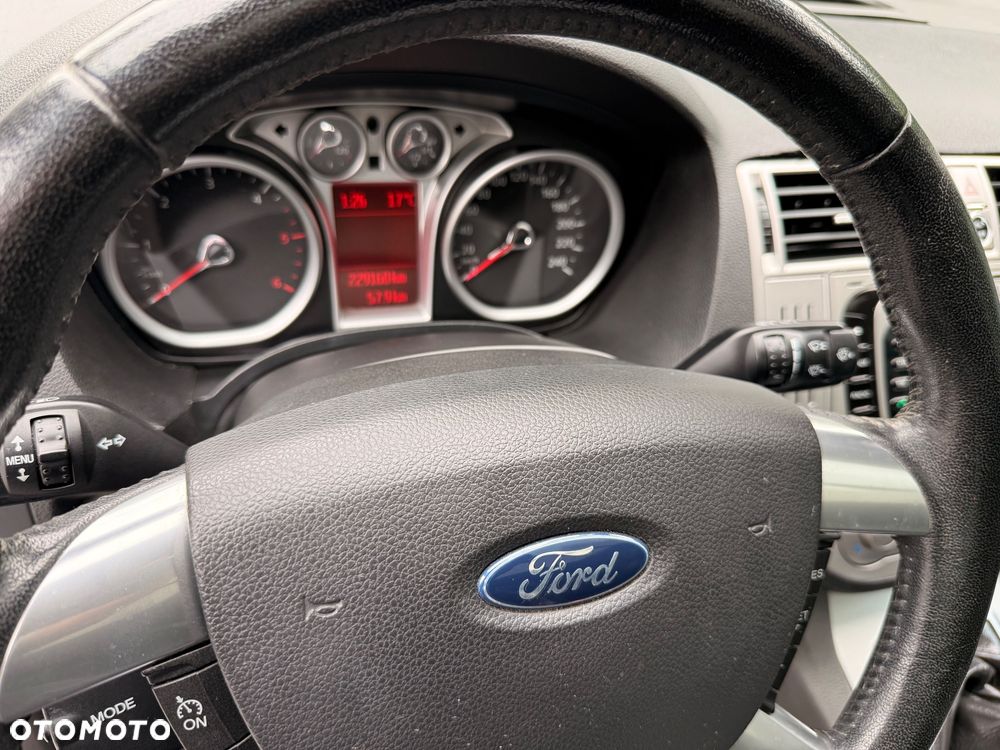 Ford Kuga 2.0 TDCi Titanium - 17