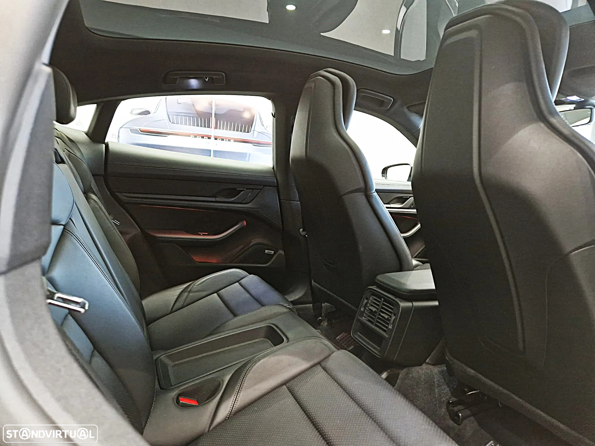 Porsche Taycan 4S - 27