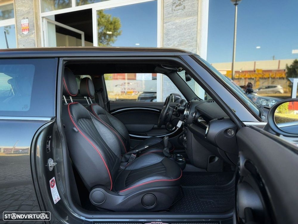 MINI 3 Portas John Cooper Works - 17