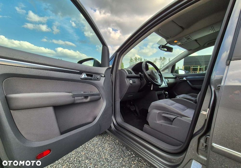 Volkswagen Touran - 6
