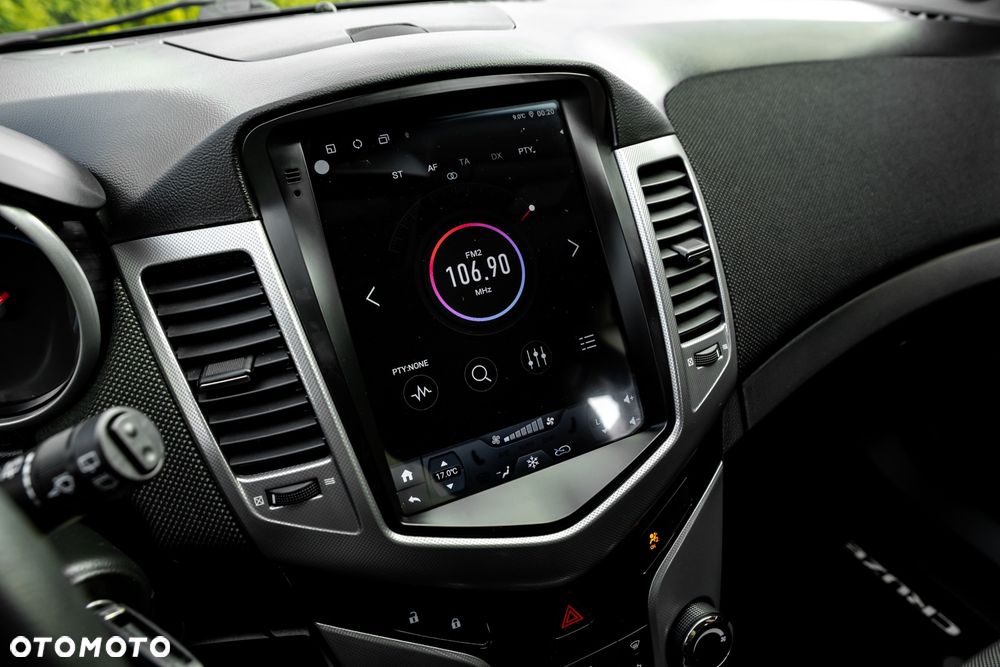 Chevrolet Cruze 1.8 LS - 27