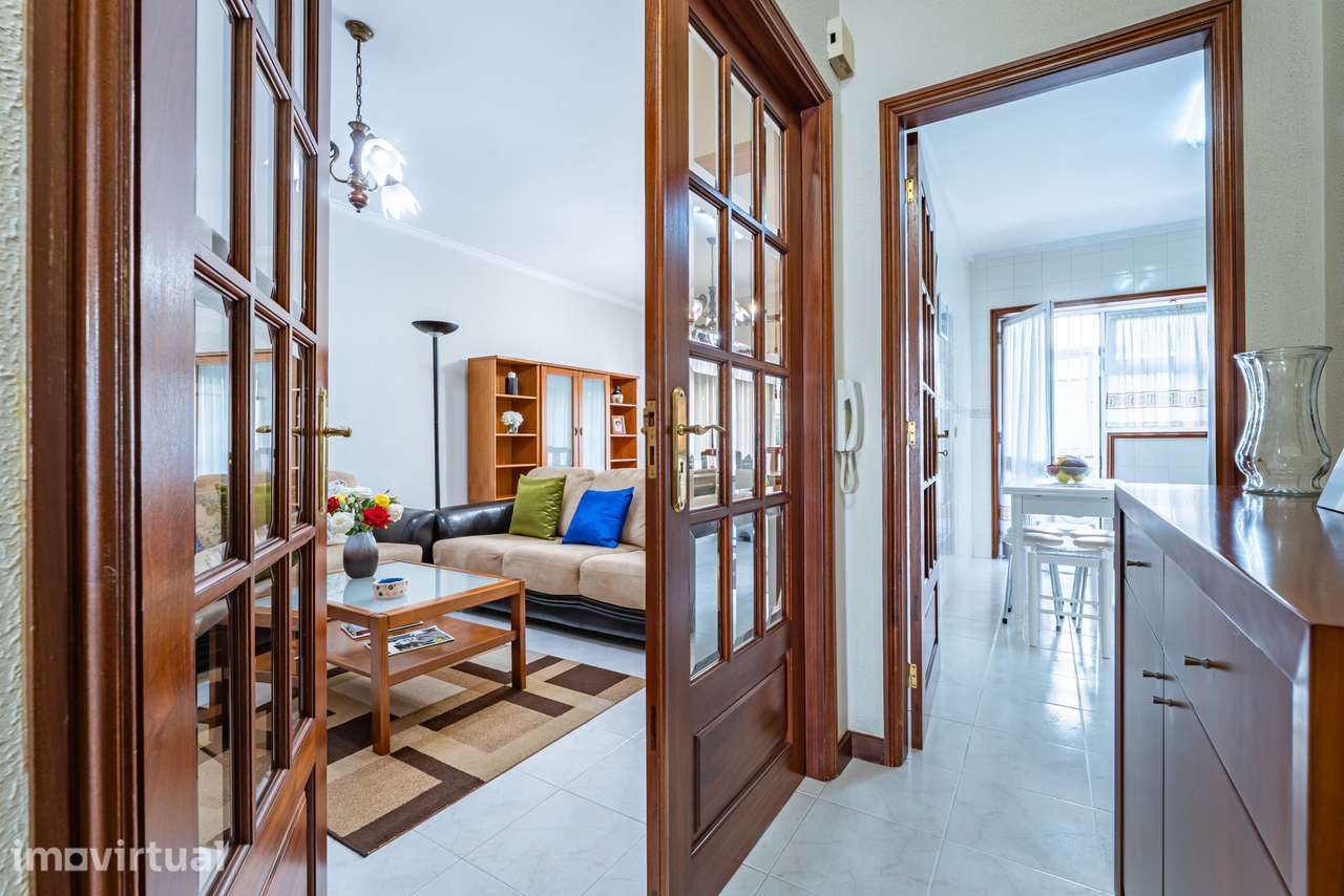 Apartamento T2 + 1 com garagem e varanda em Gondomar - Grande imagem: 5/25