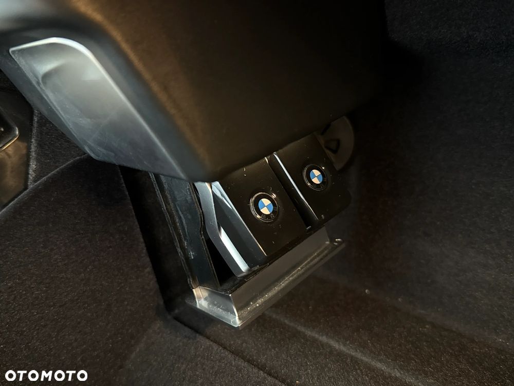 BMW Seria 5 520d xDrive M Sport sport - 28