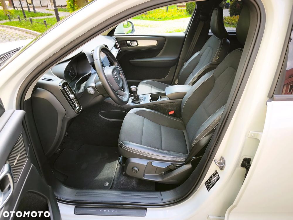 Volvo XC 40 T3 Momentum - 8