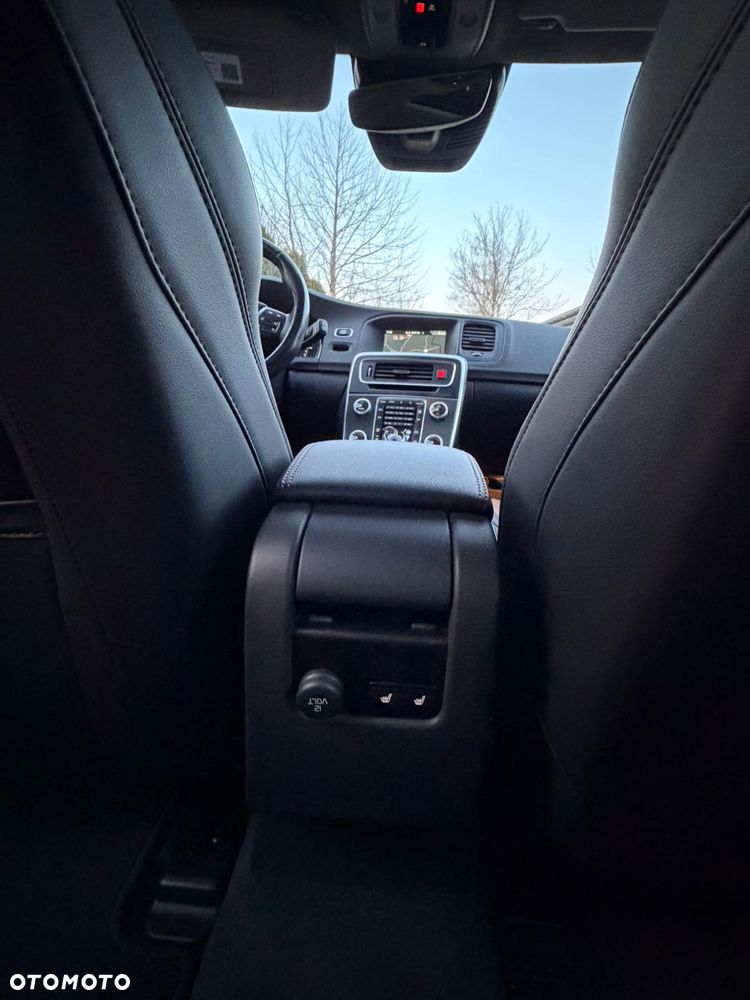 Volvo V60 Cross Country D4 AWD Geartronic Pro - 14