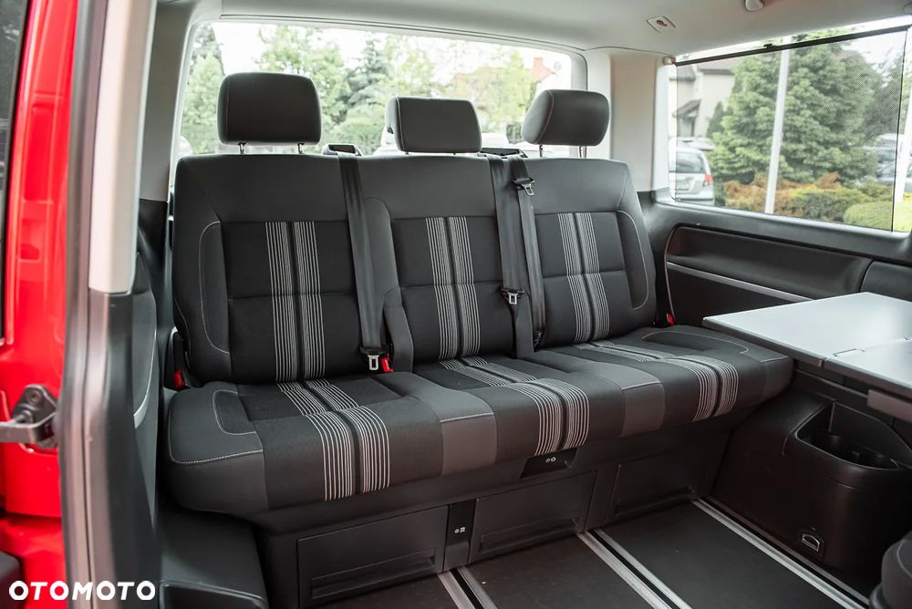 Volkswagen Multivan - 21