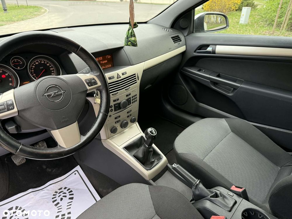 Opel Astra 1.6 Cosmo - 24