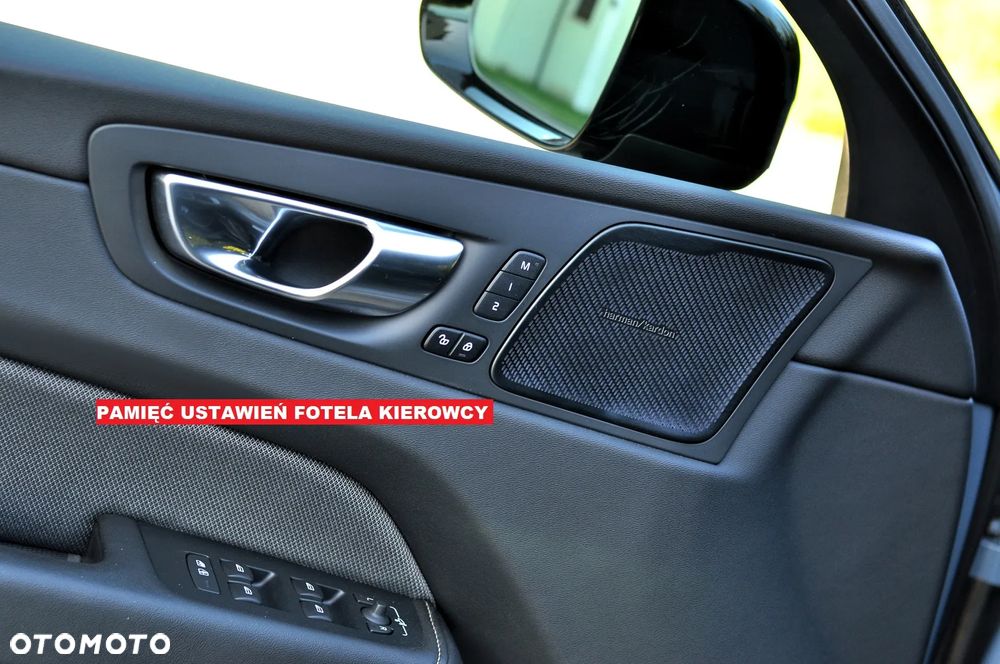 Volvo XC 60 B4 D AWD Plus Dark - 16