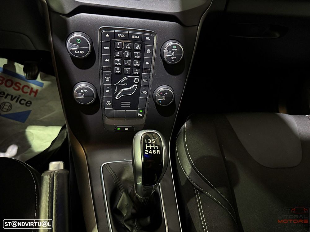 Volvo V40 D2 Black Line - 28