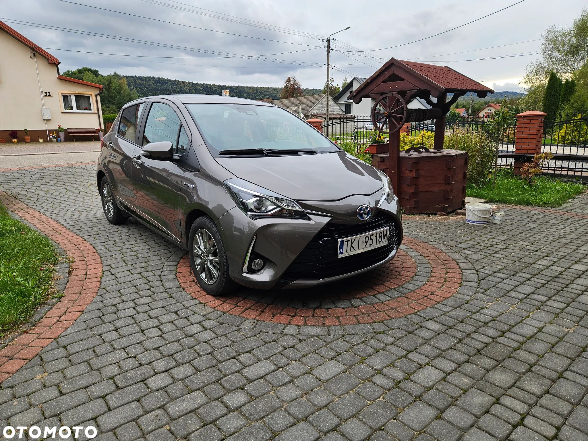 Toyota Yaris Hybrid 1.5 VVT-i Selection - 1