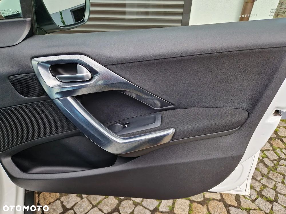 Peugeot 2008 PureTech 110 Stop&Start Allure - 20
