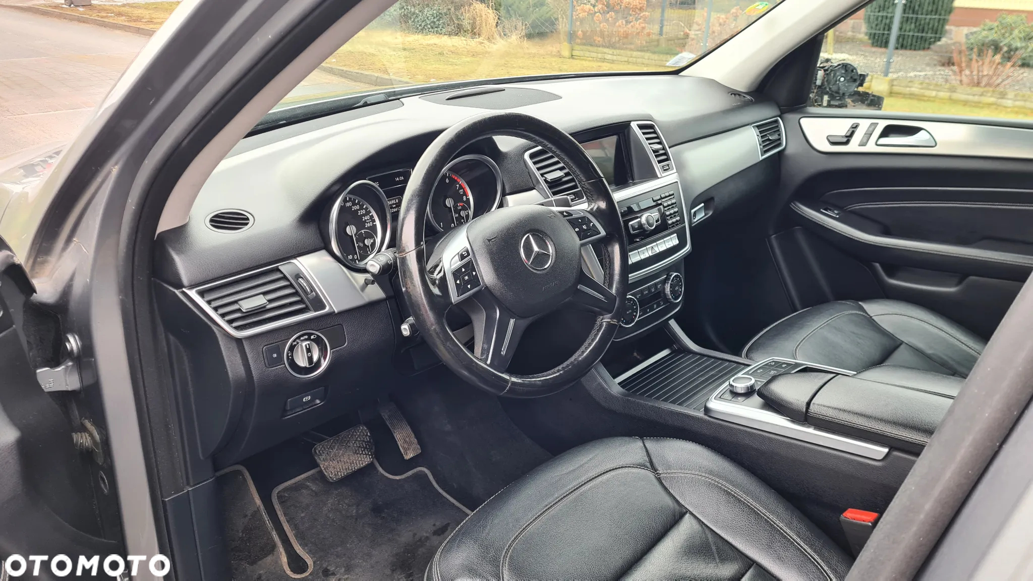 Mercedes-Benz ML 500 4MATIC (BlueEFFICIENCY) 7G-TRONIC - 27