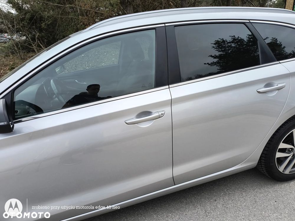 Hyundai i30 1.6 D GO Plus - 9