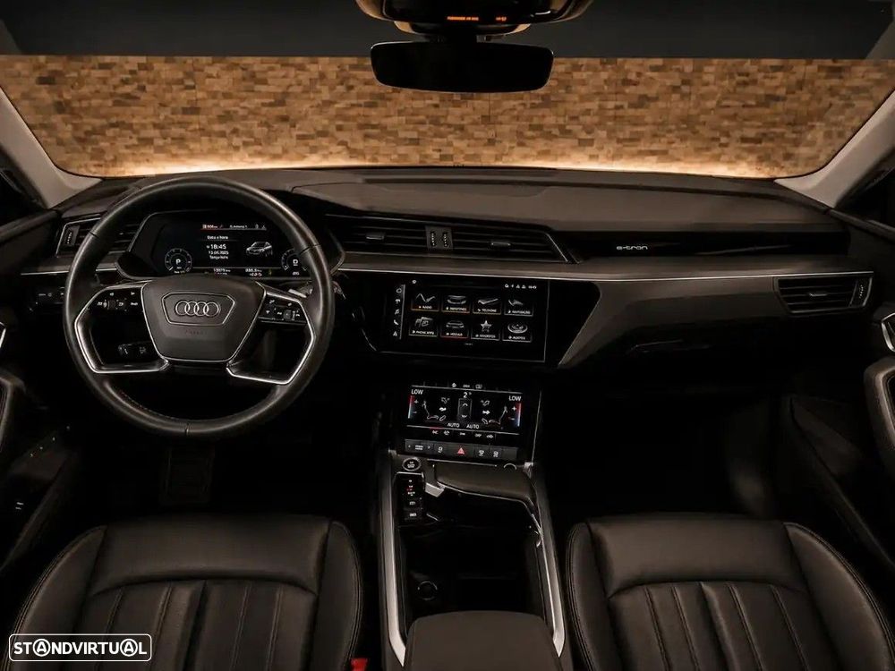 Audi e-tron 55 quattro Advanced — fotografia 9