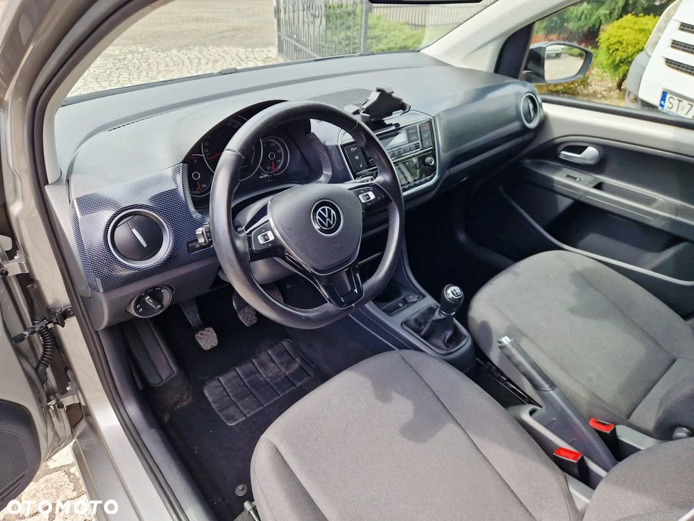 Volkswagen up! high - 25
