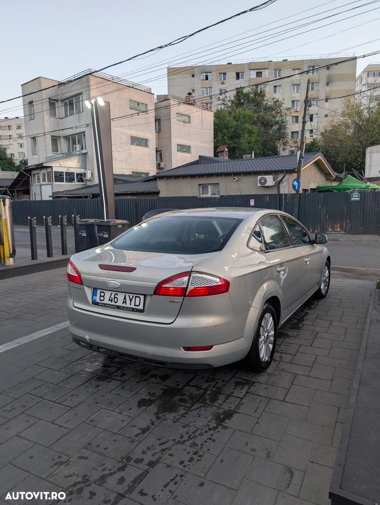Ford Mondeo 1.8 TDCi Trend - 12