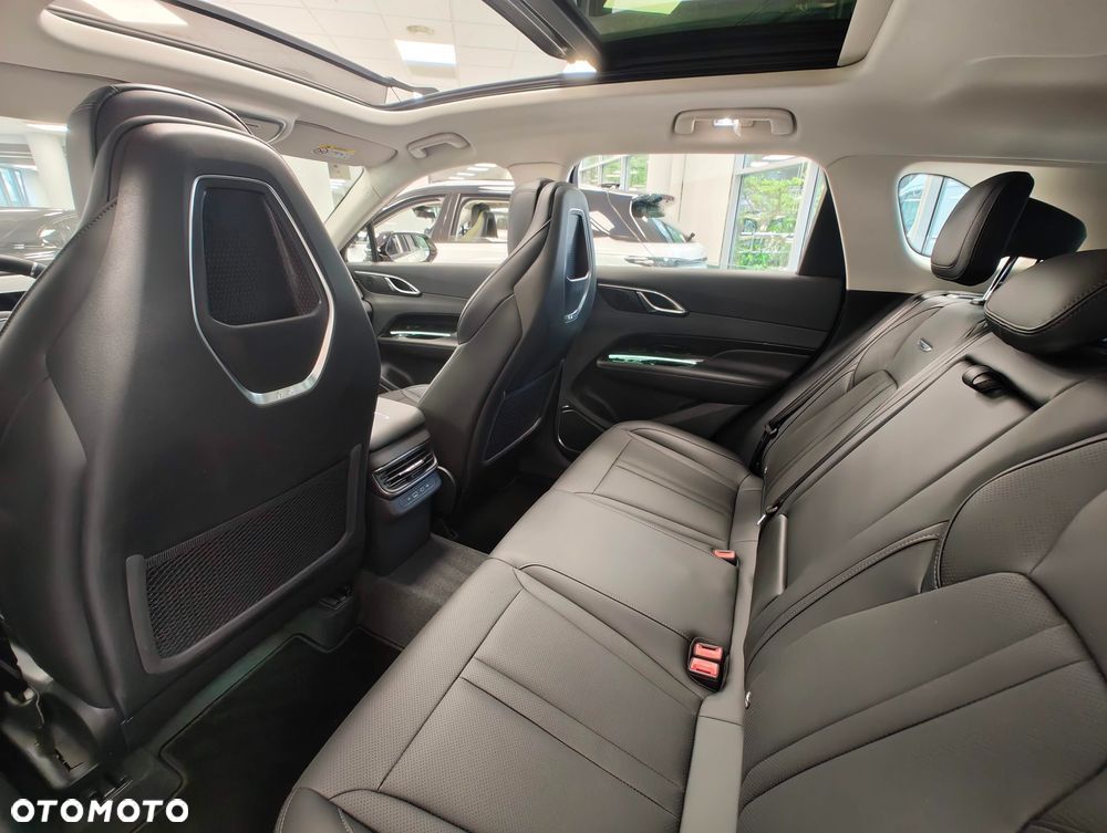 Hongqi HS3 1.5T FWD - 12