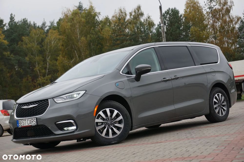 Chrysler Pacifica - 12