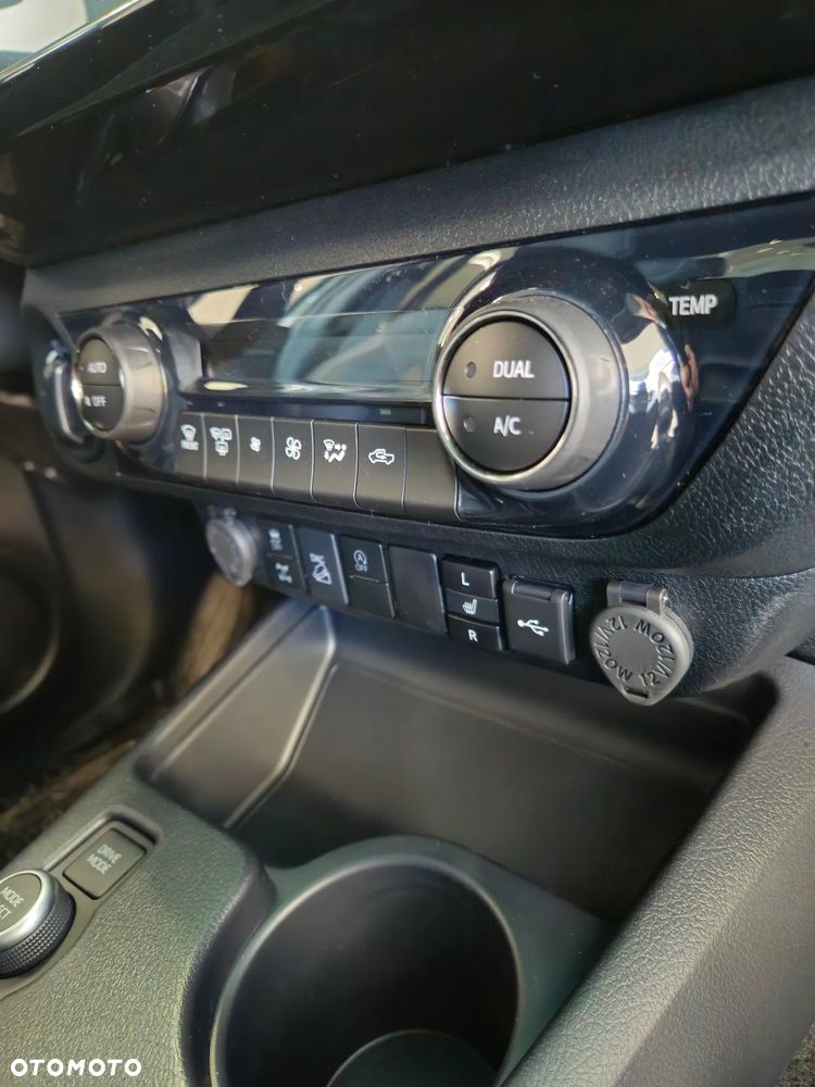 Toyota Hilux 2.8 D-4D Double Cab Invincible 4x4 - 20