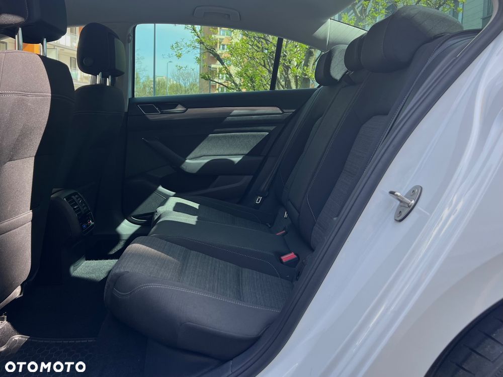 Volkswagen Passat 2.0 TSI Business DSG - 13