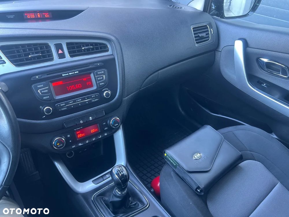 Kia Ceed Cee'd 1.6 GDI L - 12