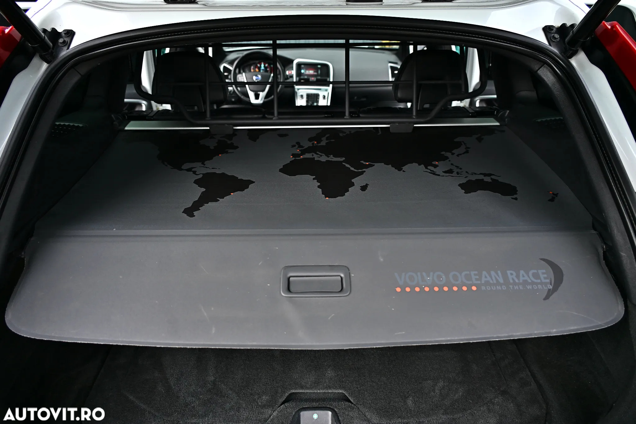 Volvo XC 60 D4 AWD Geartronic Ocean Race - 36