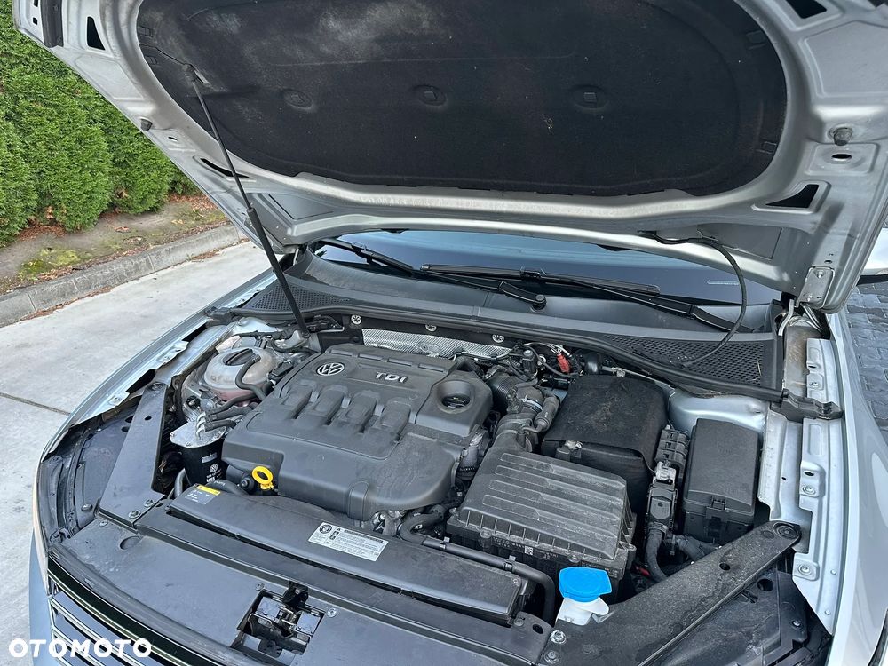 Volkswagen Passat - 13