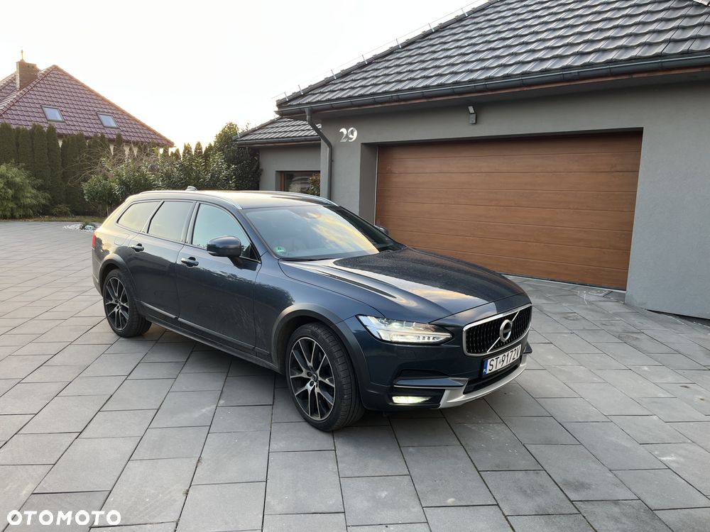 Volvo V90 Cross Country - 2