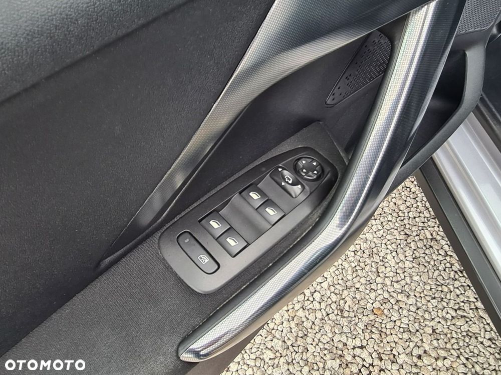 Peugeot 2008 1.2 Pure Tech GPF Allure S&S - 30