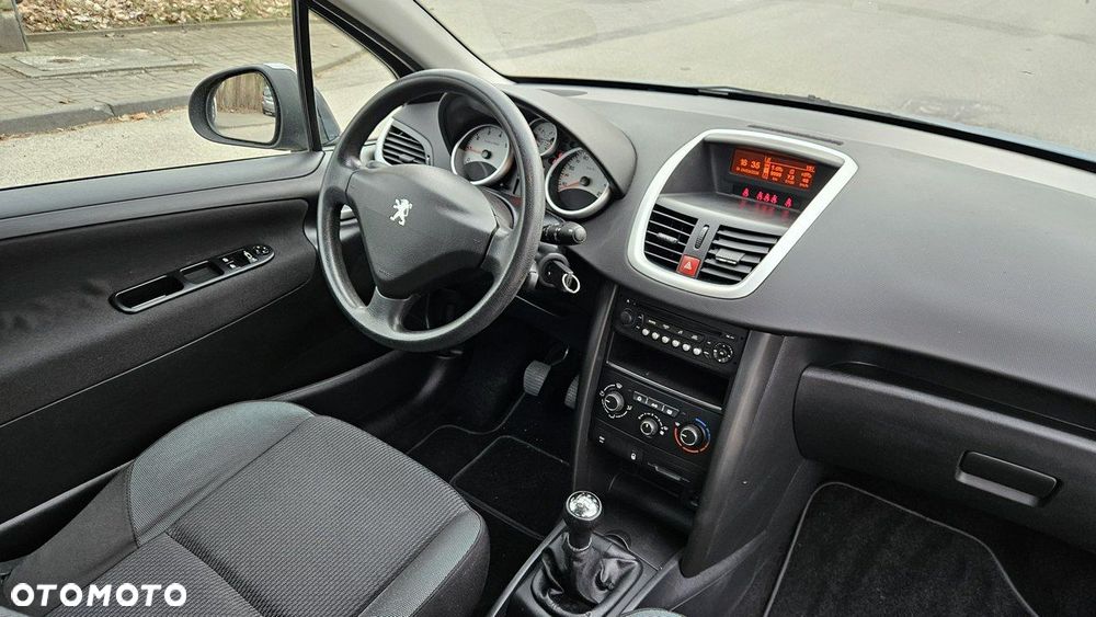 Peugeot 207 - 16
