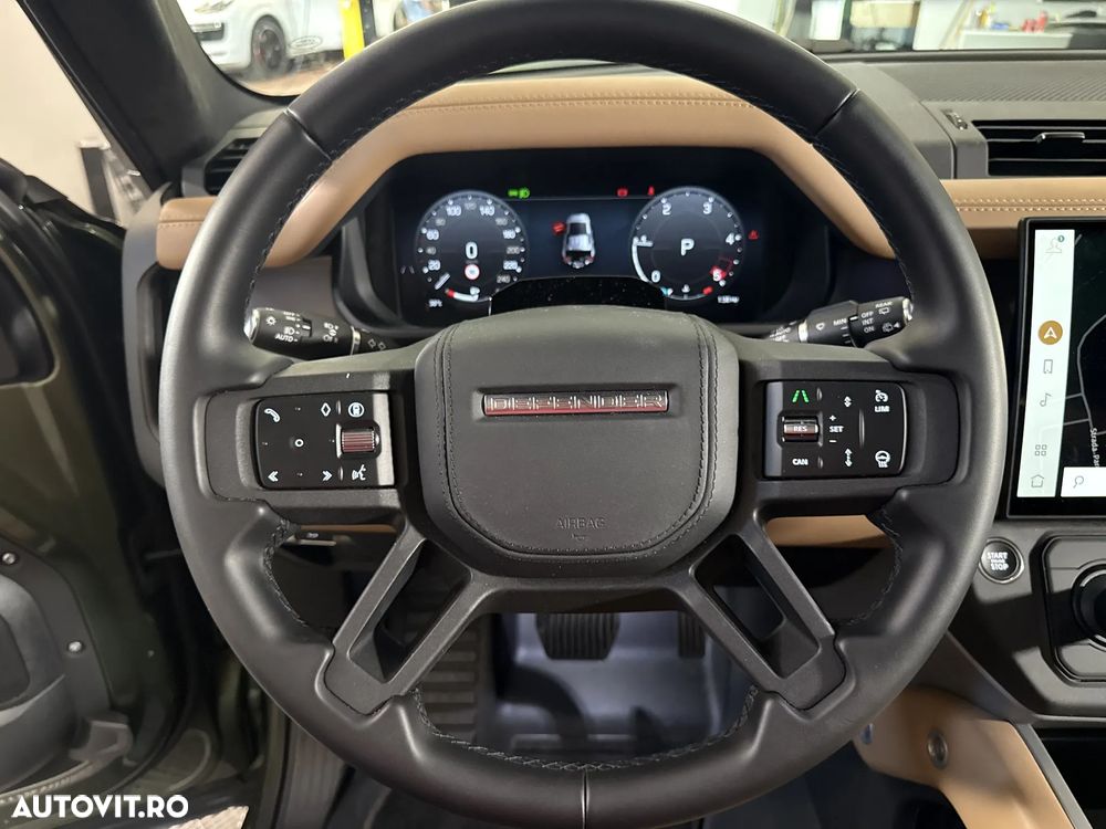 Land Rover Defender - 16