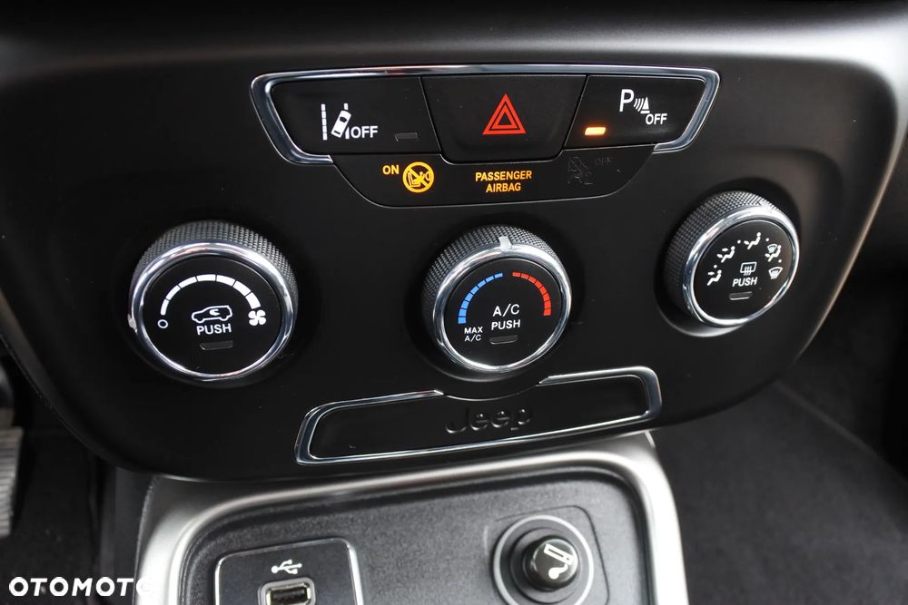 Jeep Compass 1.4 MultiAir Longitude - 16