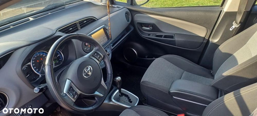 Toyota Yaris Hybrid 100 Life - 9