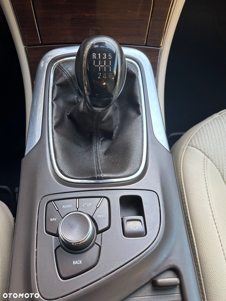 Opel Insignia - 17
