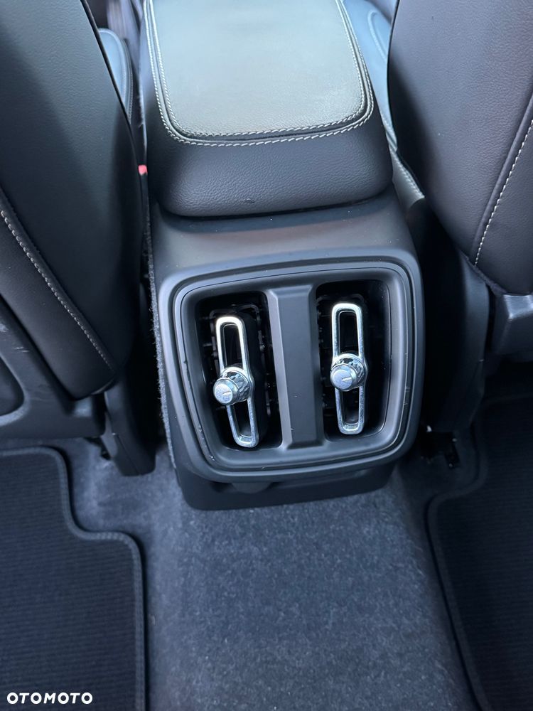Volvo XC 40 B5 B AWD Ultimate Dark - 39