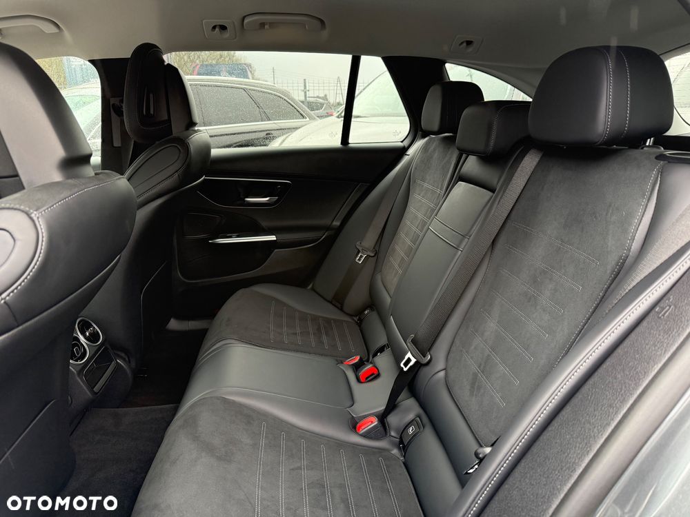 Mercedes-Benz Klasa C 220 d 4Matic 9G-TRONIC - 26