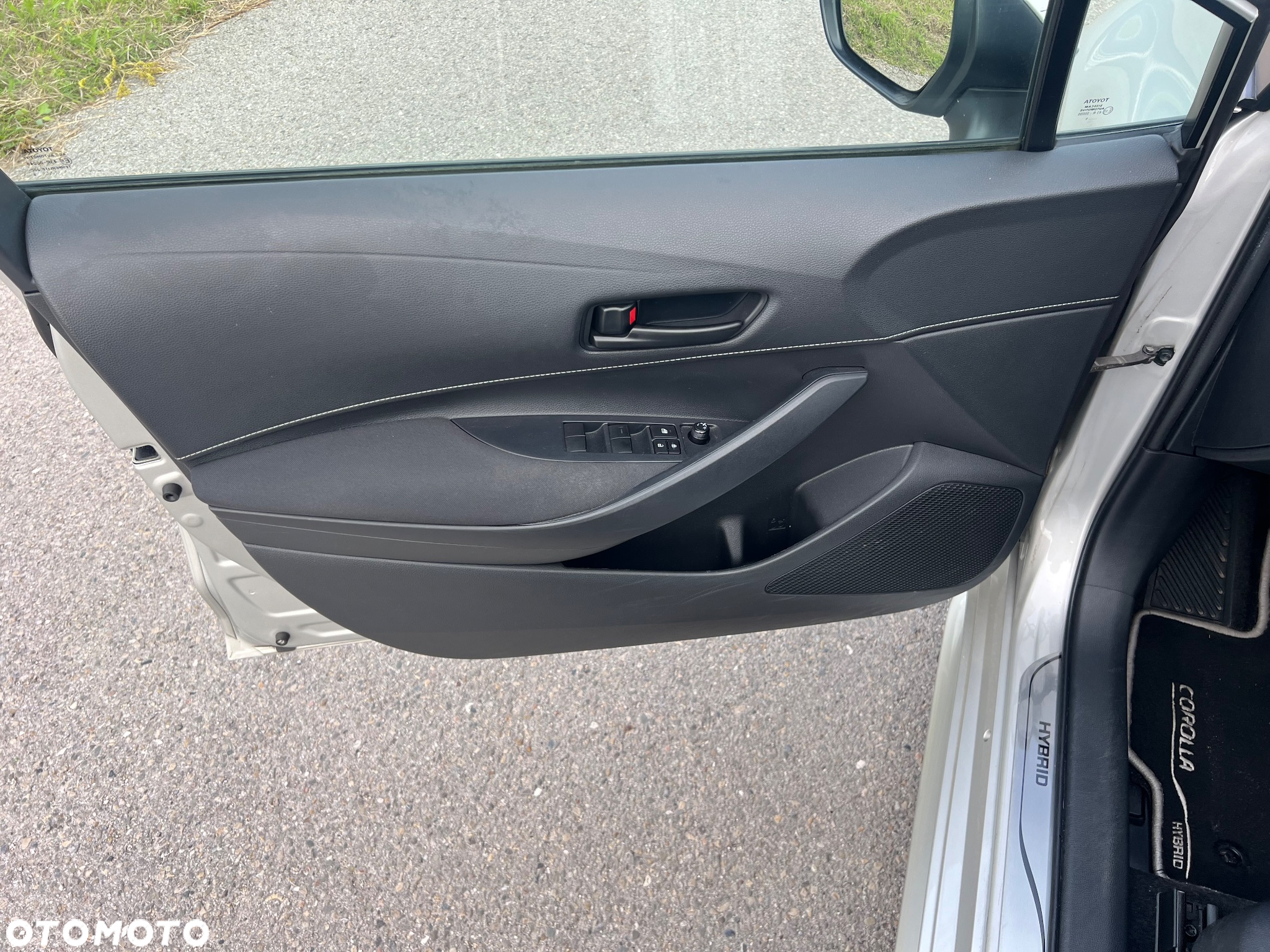 Toyota Corolla 1.8 Hybrid - 22
