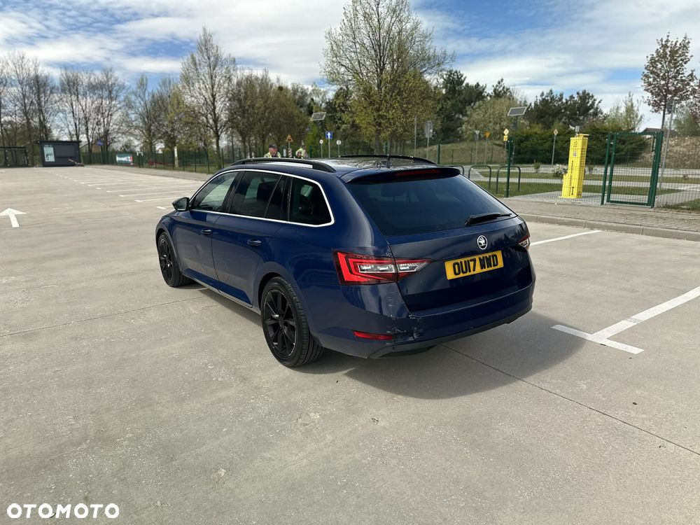Skoda Superb 2.0 TDI Premium Edition - 4