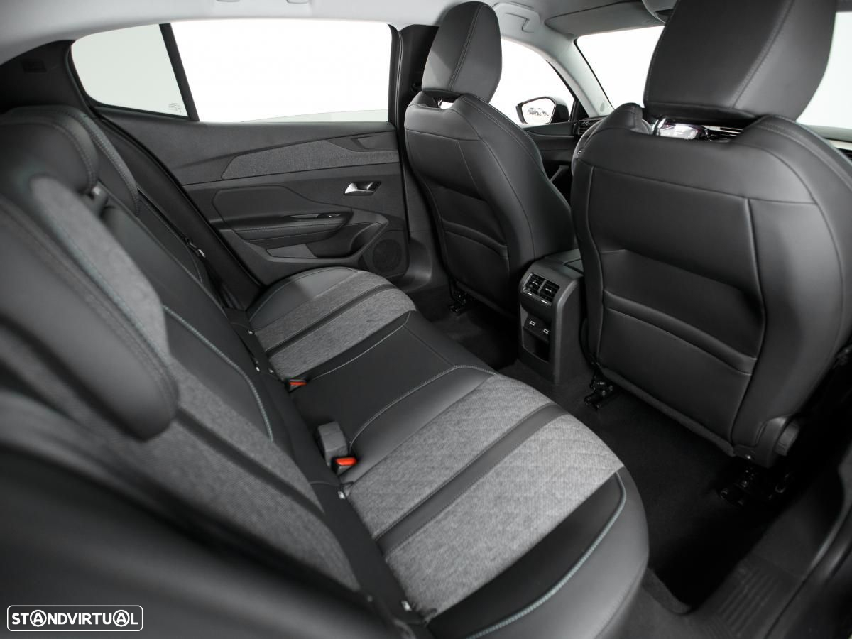 Peugeot 408 1.2 PureTech Allure EAT8 - 11