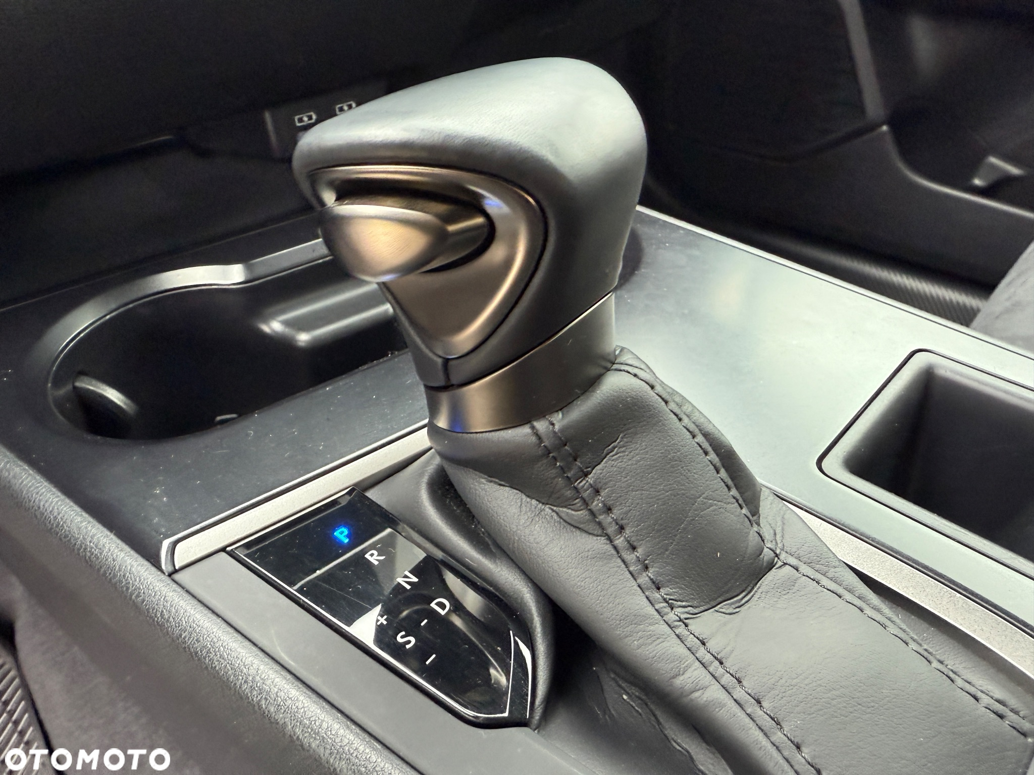 Lexus UX 250h GPF Business 2WD - 39
