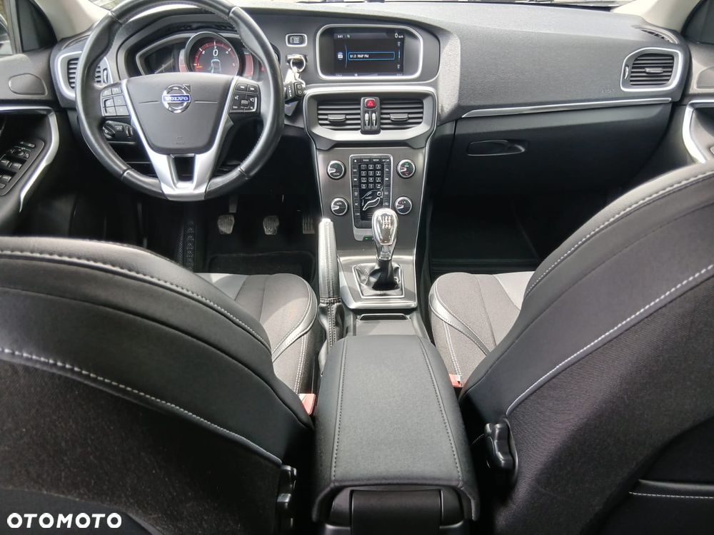 Volvo V40 D2 - 33