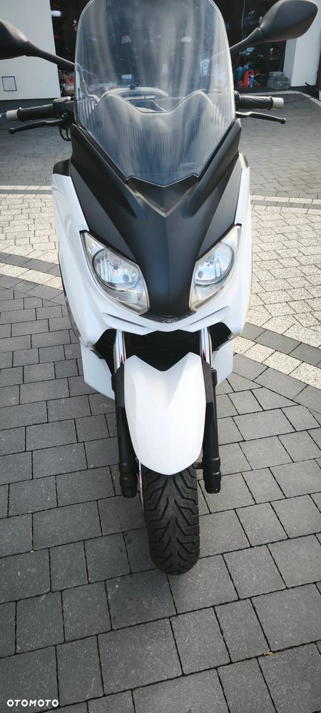 Yamaha X-max - 12